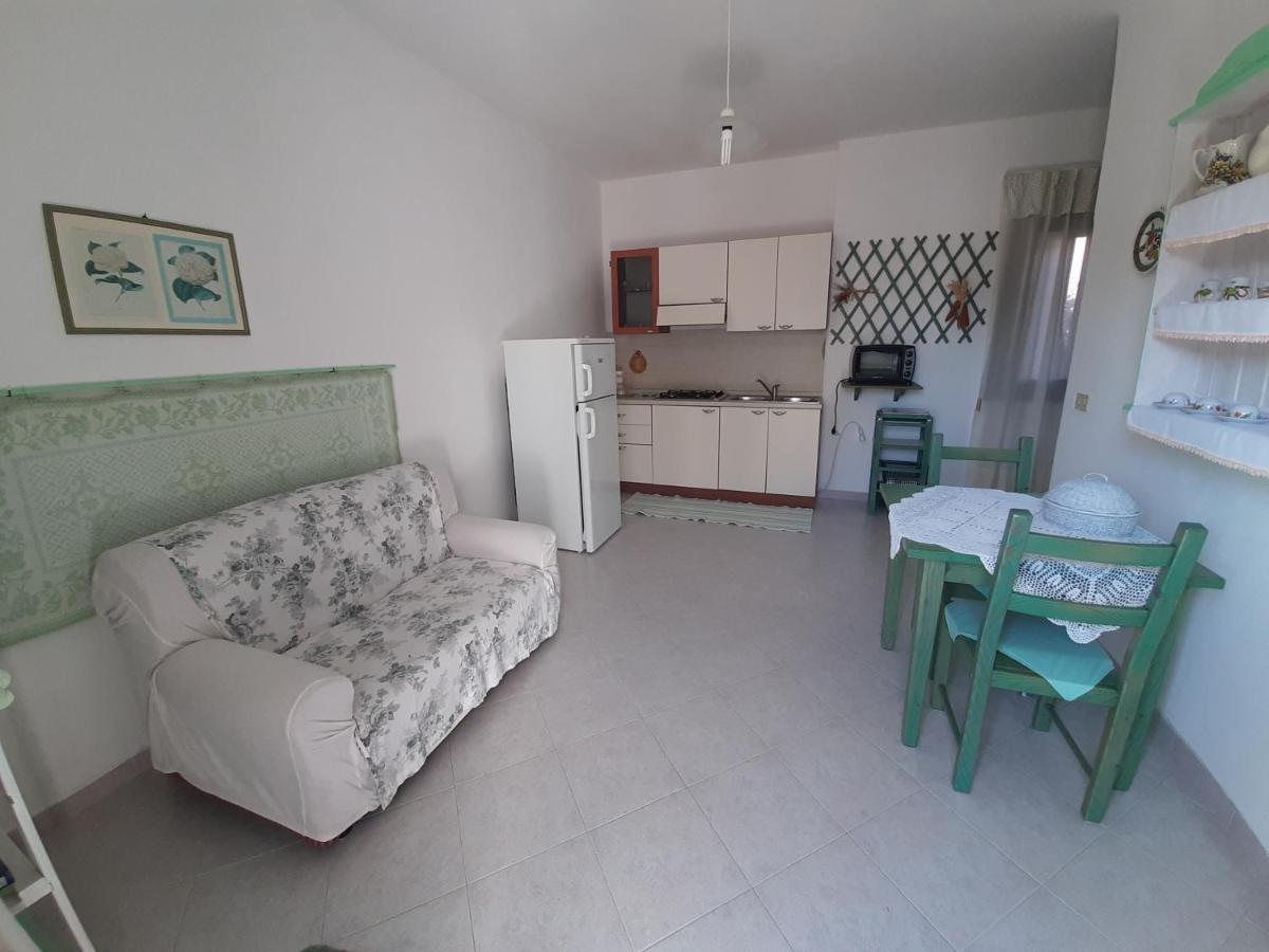 Apartament I Giardini Di Carmen La Maddalena  Zewnętrze zdjęcie