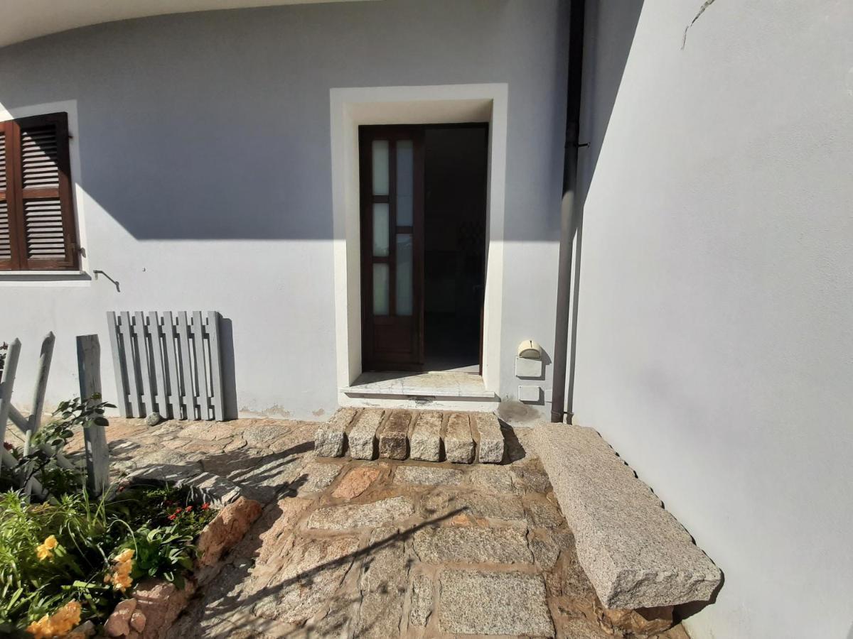 Apartament I Giardini Di Carmen La Maddalena  Zewnętrze zdjęcie