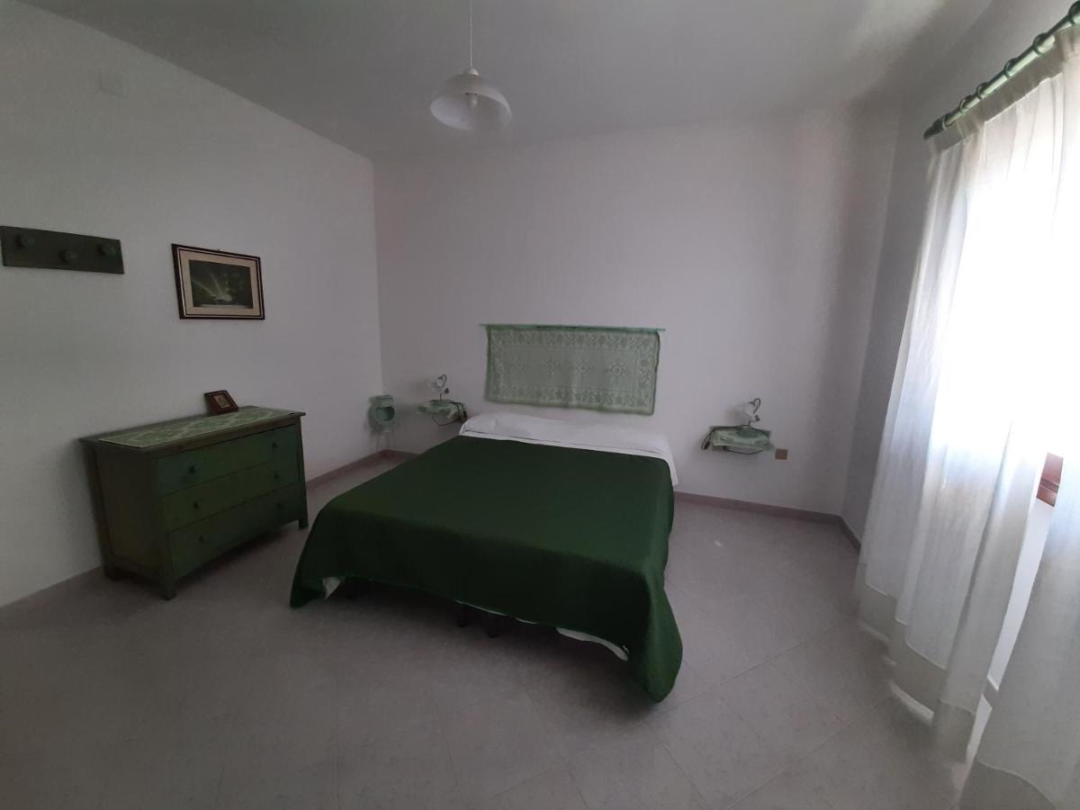 Apartament I Giardini Di Carmen La Maddalena  Zewnętrze zdjęcie