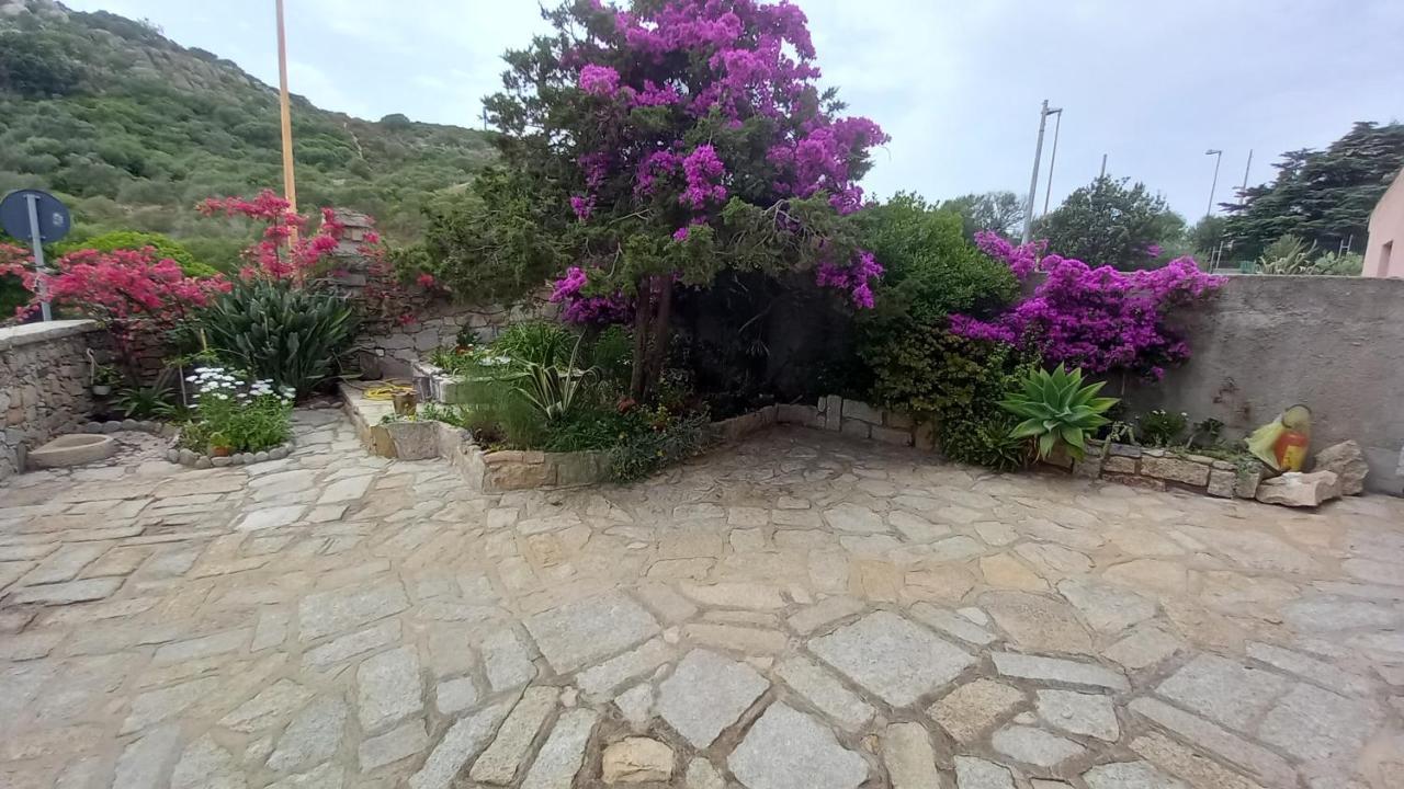 Apartament I Giardini Di Carmen La Maddalena  Zewnętrze zdjęcie